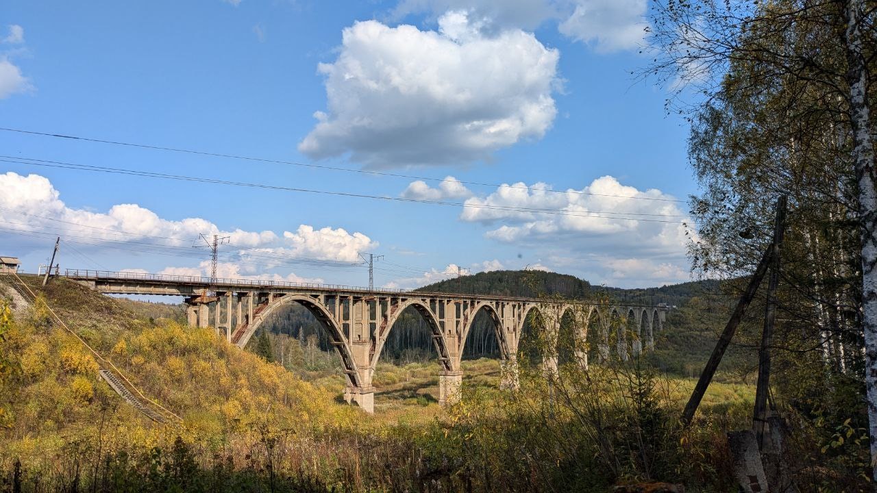 Ужин у воды в сумерках